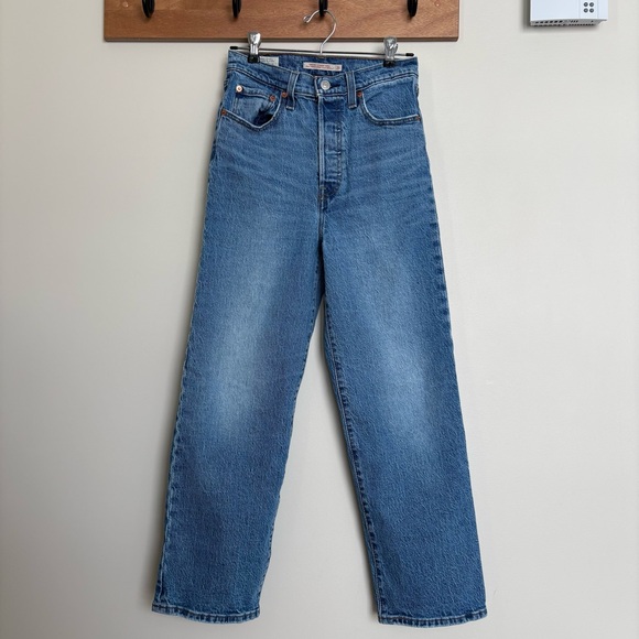 Levi's Denim - Levi’s Premium Ribcage Straight Ankle Jeans Size 25 High Rise